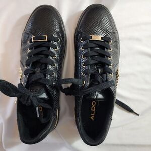 ALDO WOMENS LOW TOP SNEAKERS WITH GOLD DETAILING FAUX SNAKESKIN SIZE 8 M